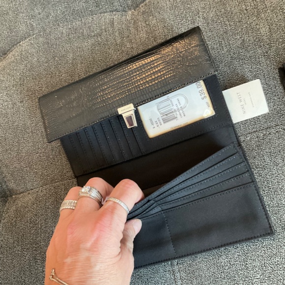 NWT Nine West Black Wallet with Checkbook Multiple Credit Card Holders - Picture 8 of 10